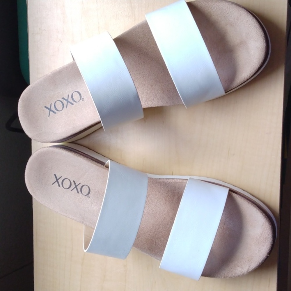 Like new!!  XOXO slide sandals